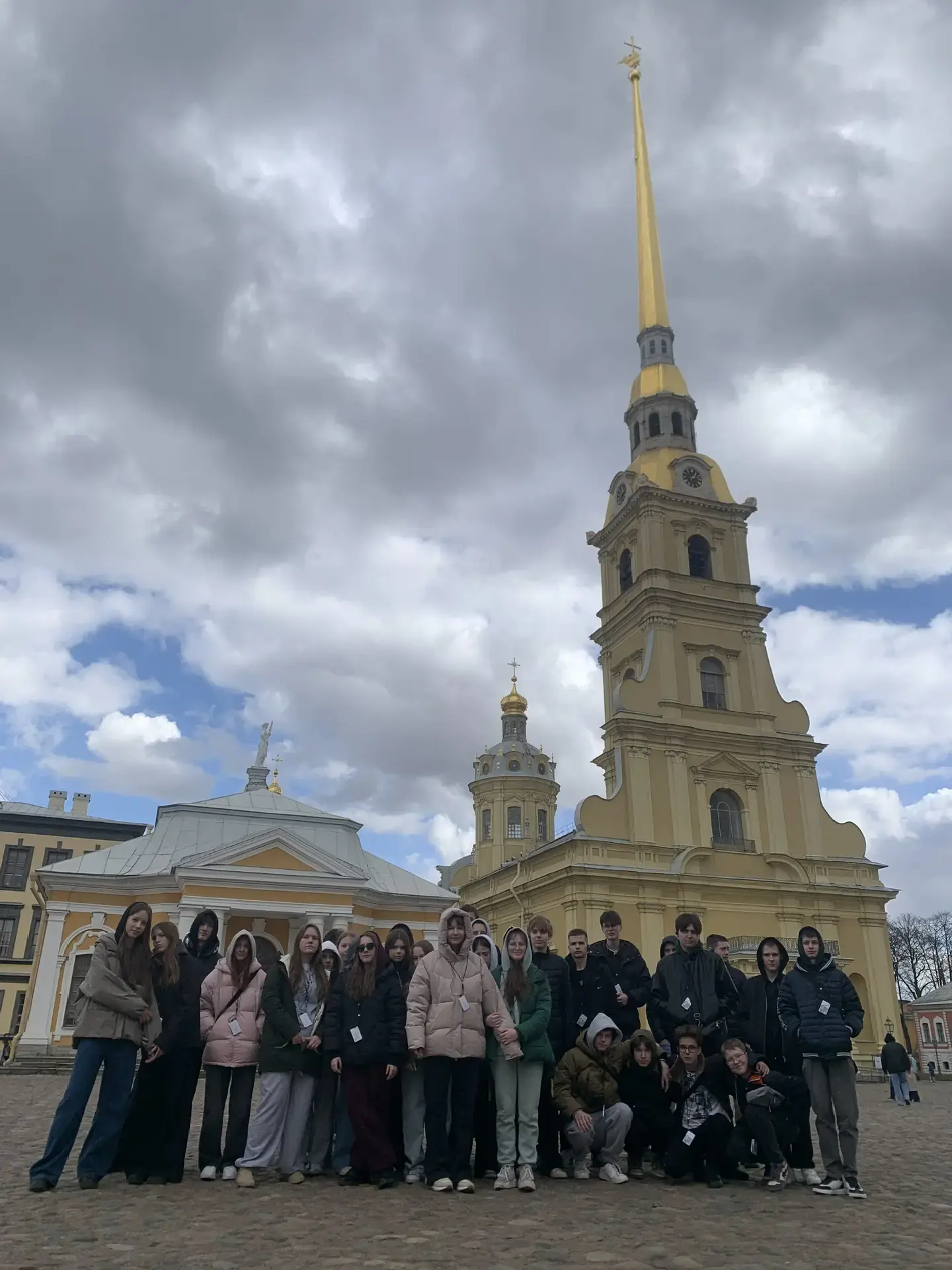 ✨ Путешествие в Северную столицу: как наши девятиклассники открывали Санкт-Петербург! ✨  На каникула