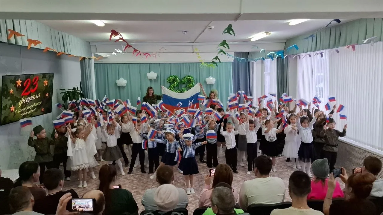 Сегодня в нашем ДОУ состоялся праздничный концерт, посвященный Дню Защитника Отечества!