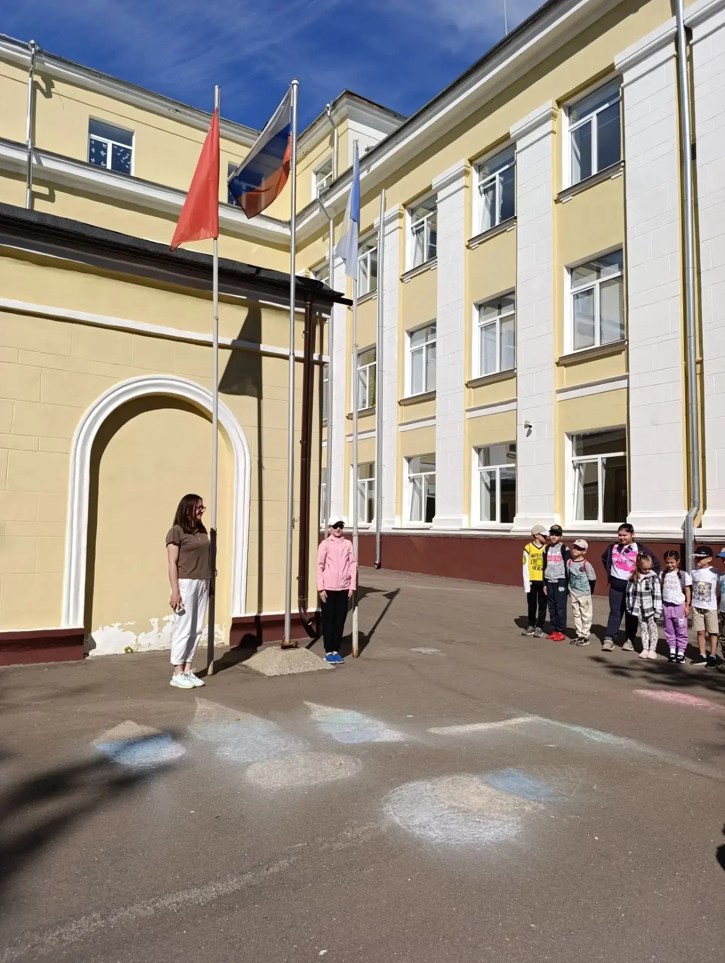 Понедельник (15 июня) в нашем школьном лагере «Орлята России» задался с самого утра. Атмосфера была 