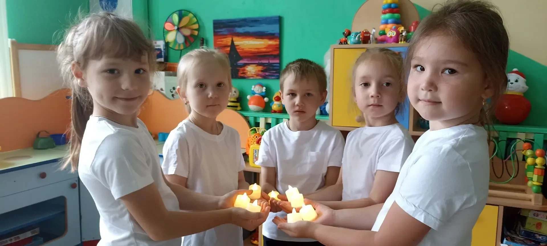 🕯 Маленький огонёк — великая память
85 лет назад, в самый длинный день года, мирную жизнь нашей стр