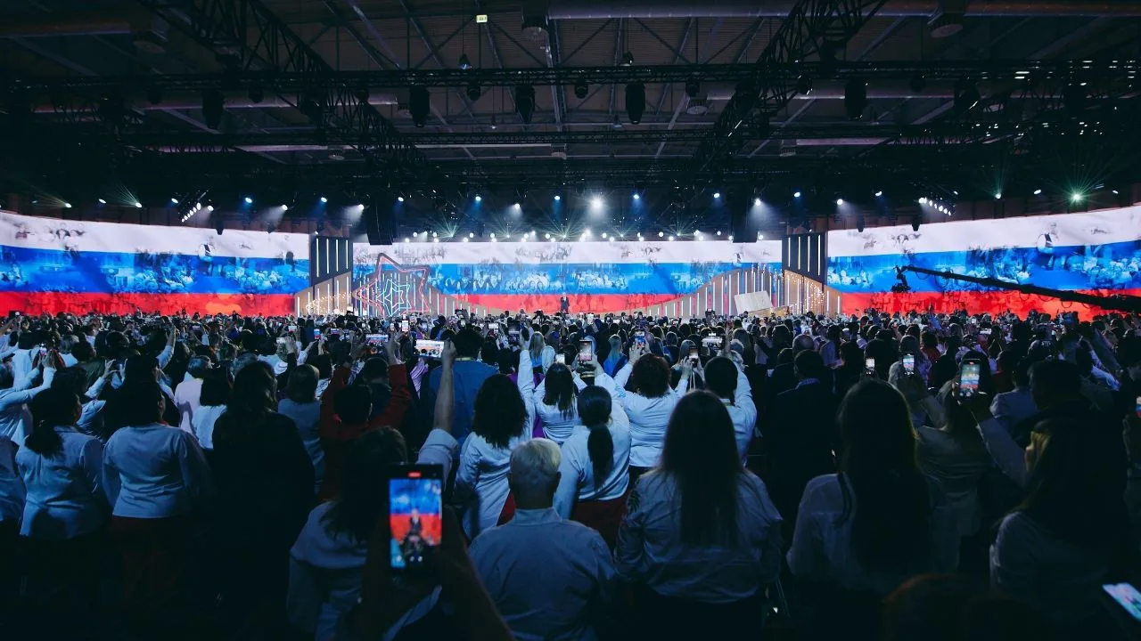 🧑‍🏫 Успейте подать заявку на VI Всероссийский форум классных руководителей — до 31 мая: vk.cc/cwnz7r