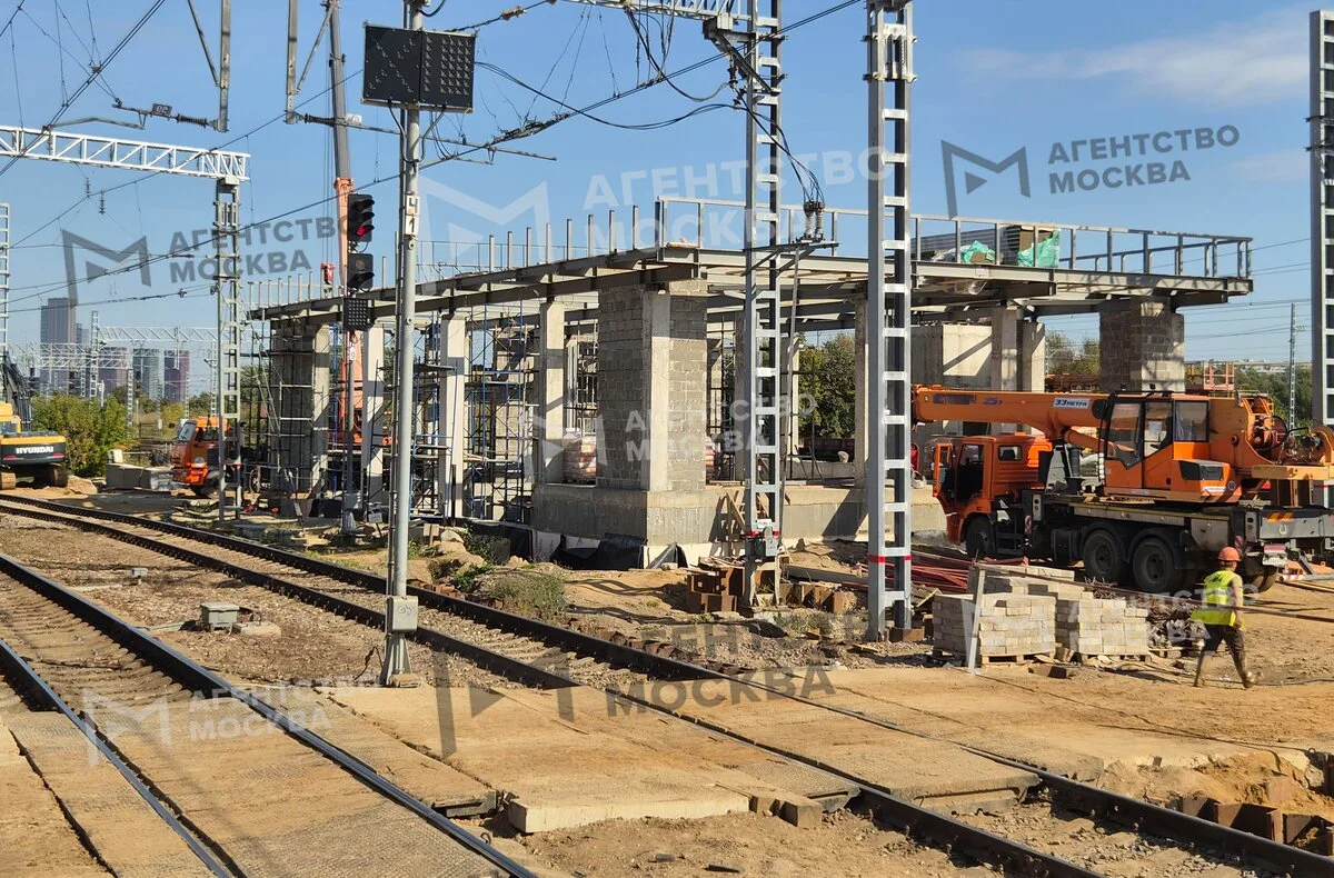 У соседей продолжается строительство городского вокзала "Царицыно".