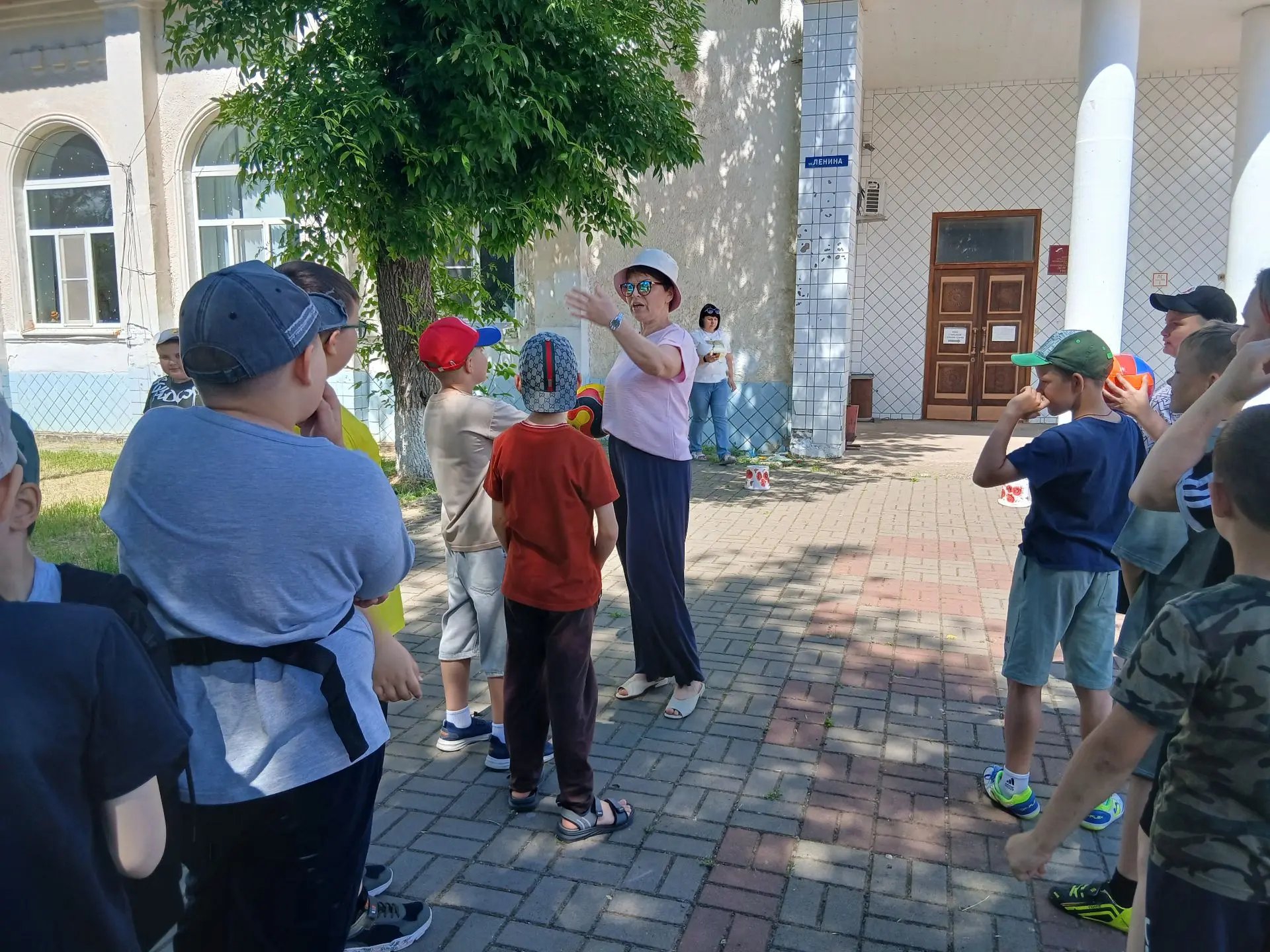 🔥 Энергия била ключом, а улыбки сияли ярче солнца!
 
Именно так прошла спортивно-познавательная эст