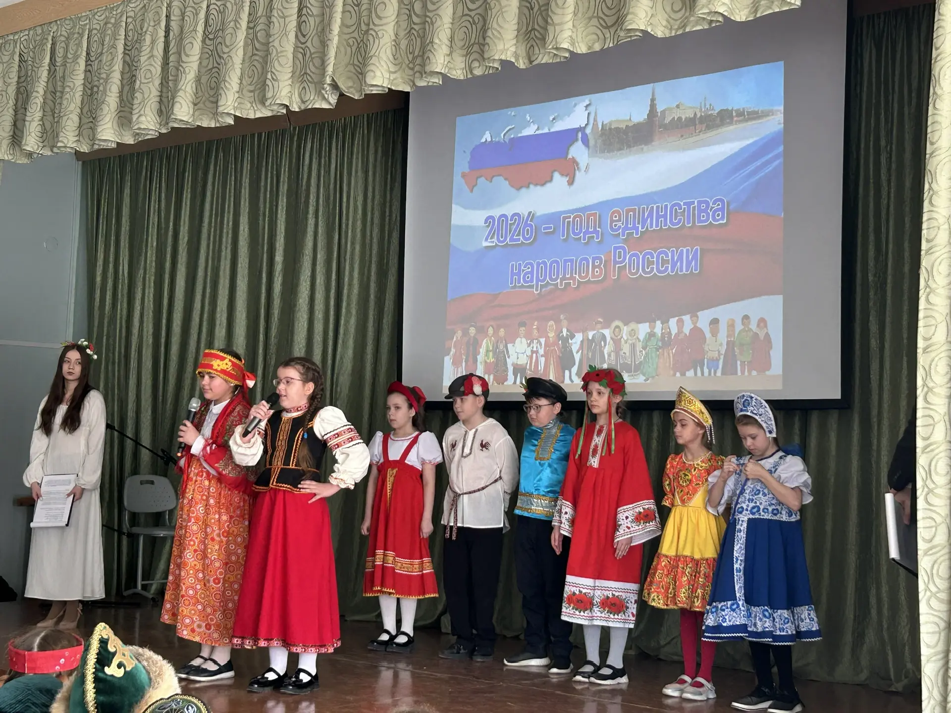 🌟🎉В лицее №68 прошло яркое дефиле в национальных костюмах!  Сегодня, в День национального костюма, в