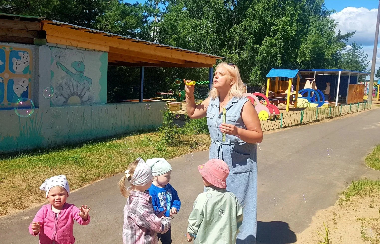 🫧 День мыльных пузырей — день радости и волшебства! 🫧

🌞Лето — это время, когда даже самые просты