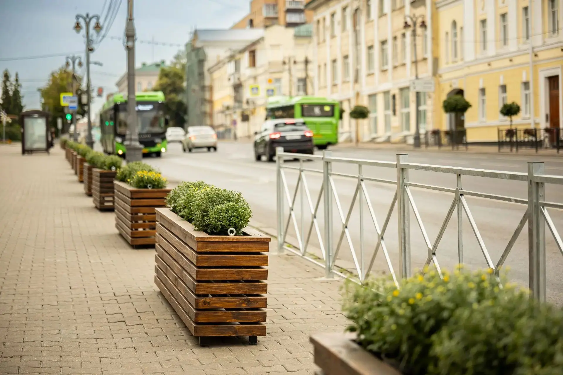 🌺Улицы Курска начали готовить к осени

В центре города на улице Ленина появляются осенние цветники.