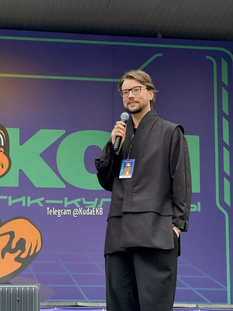 🔥 На сцену ГикКона вышел хедлайнер — Василий Бейнарович!