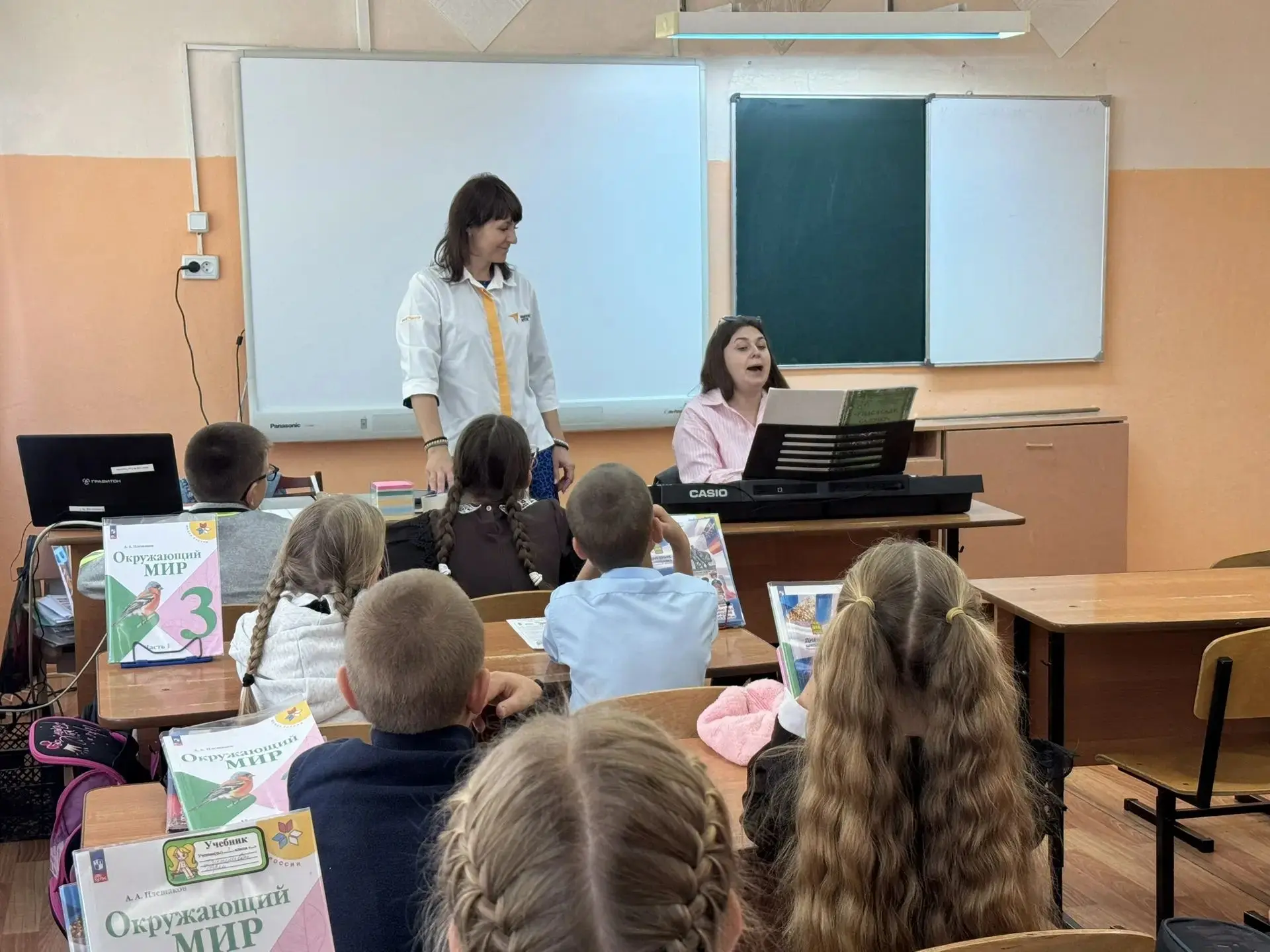 🎶 День музыки: когда школа наполнилась мелодиями и вдохновением! 🎵