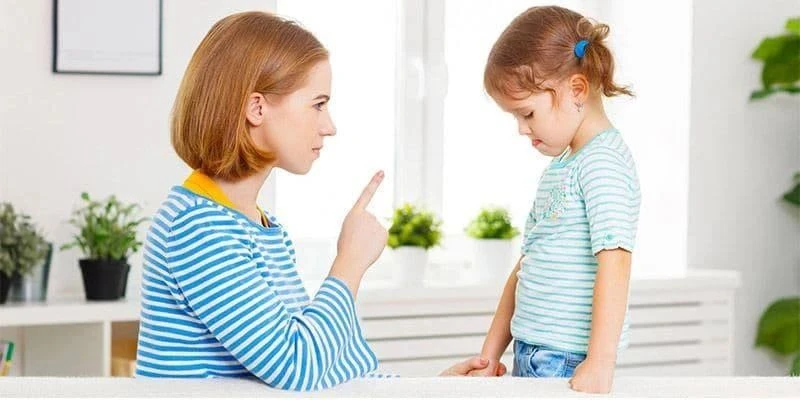 3 совета родителям, которые помогут научить ребенка слышать запреты