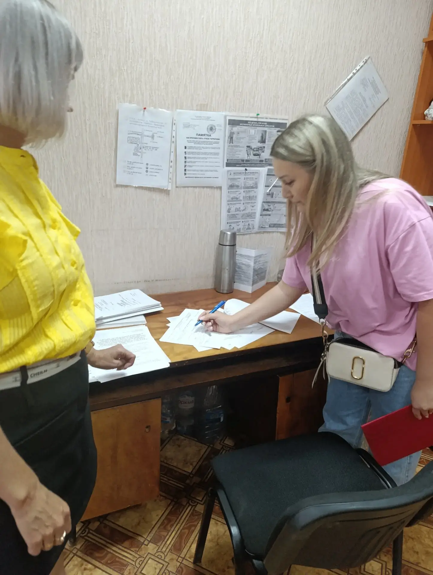 Сотрудниками филиала № 24 ГКУ ЛНР "РЦСЗН" в г. Кировске продолжается прием заявлений по...