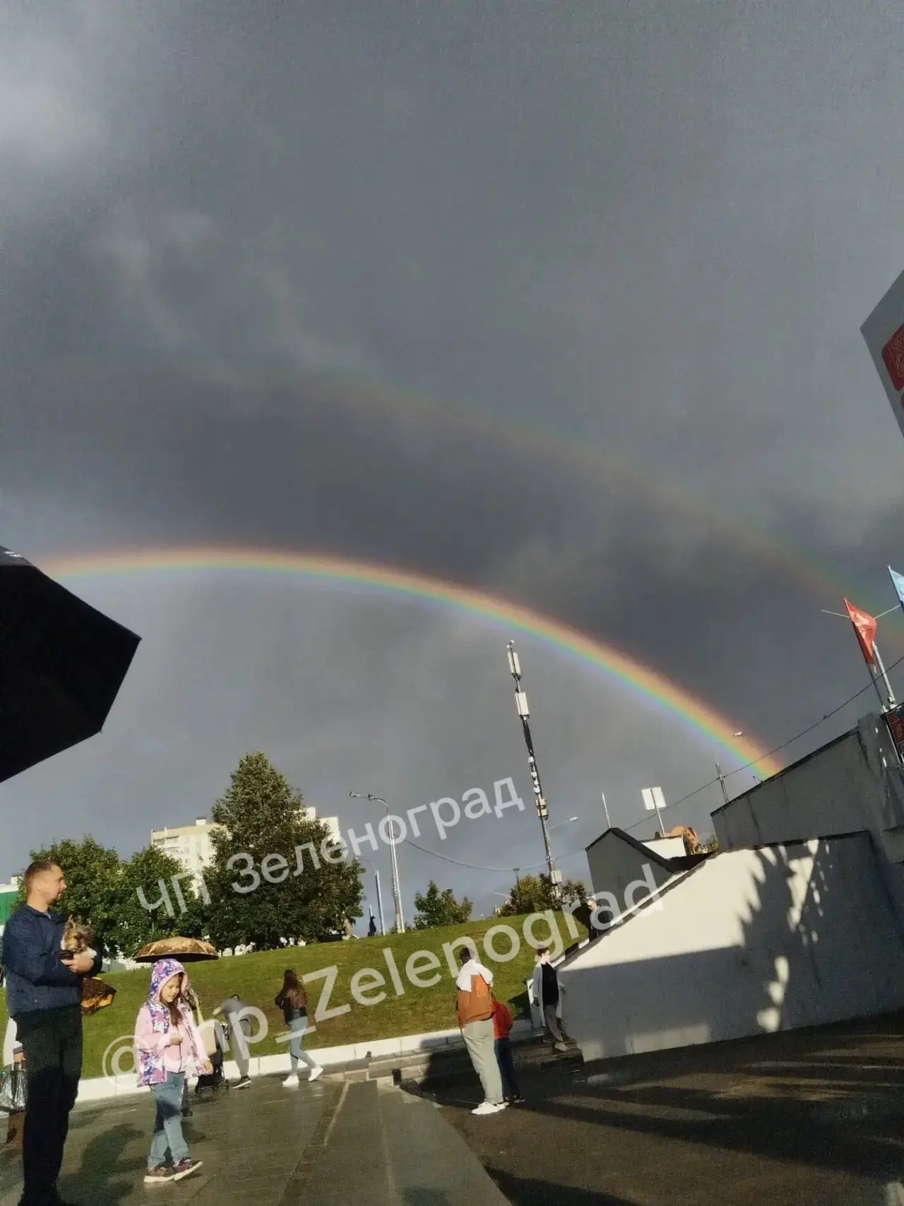 🌈 Вот такая сейчас двойная радуга над Зеленоградом.