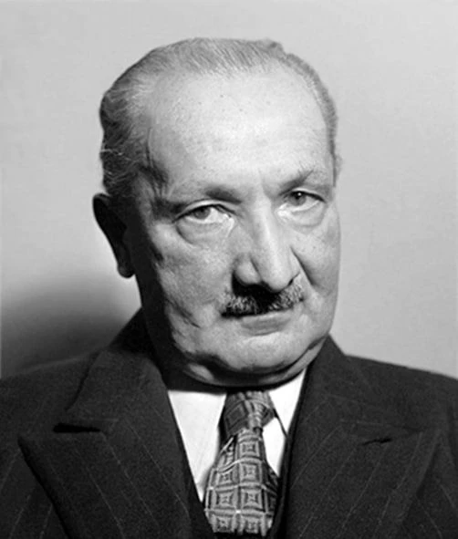 ⭐️ Мартин Хайдеггер (1889–1976) ⭐️

Наш разговор об экзистенциально-гуманистической психотерапии нач