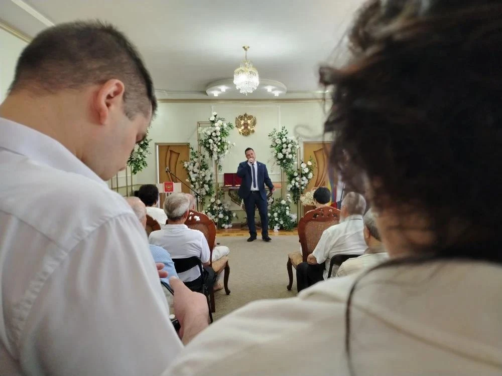 С детьми школьных лагерей разучили и станцевали   Флеш моб на тему  отдыха. Зарядились ...
