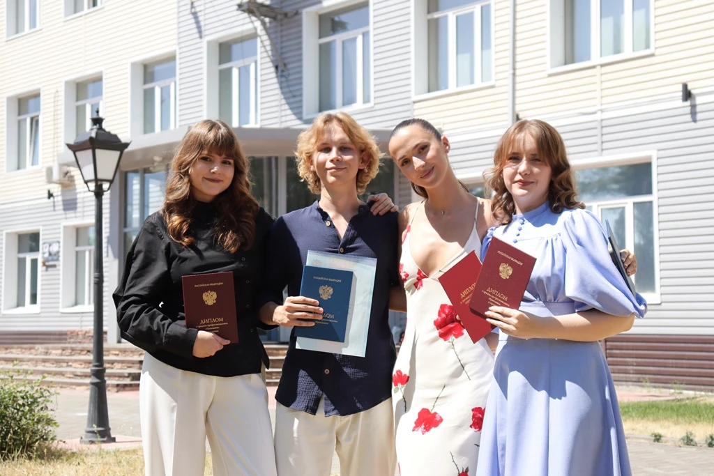 💐 В колледже прошла  торжественная церемония вручения дипломов

29 июня в колледже состоялась торже