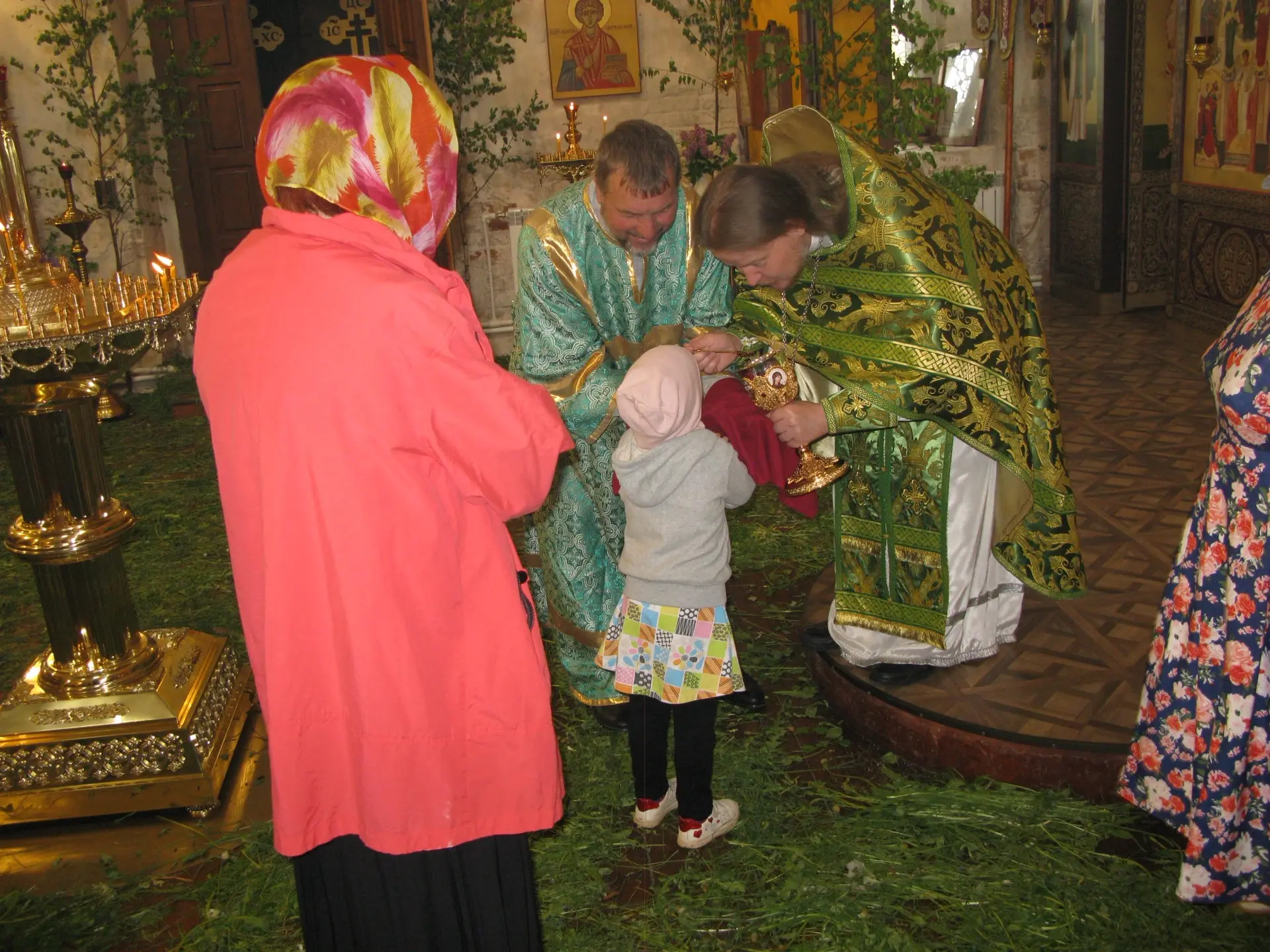 ⛪️ Причащайтесь! Чем чаще, тем лучше — не мучая себя мыслию, что недостойна; и не следу...