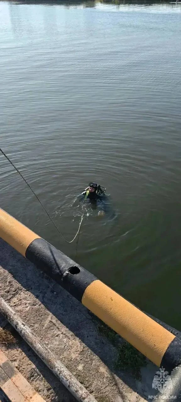 В Светловском округе в Калининградском морском канале утонул мужчина.

Спасатели нашли тело в 19:30,