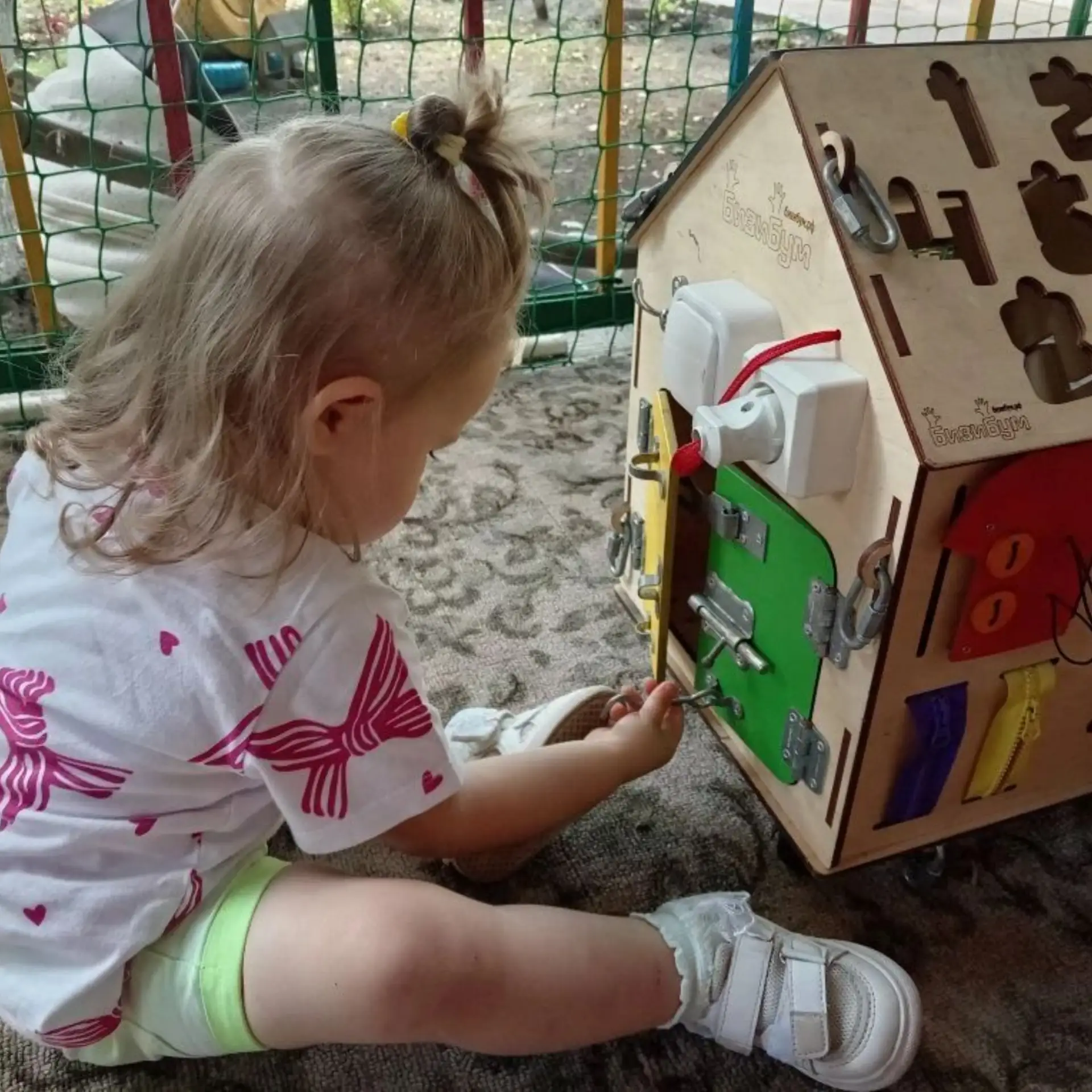 Один день в детском саду 

Мамы и папы малышей от года до 1,5 лет, этот пост для вас! ❤️
Мы знаем, к