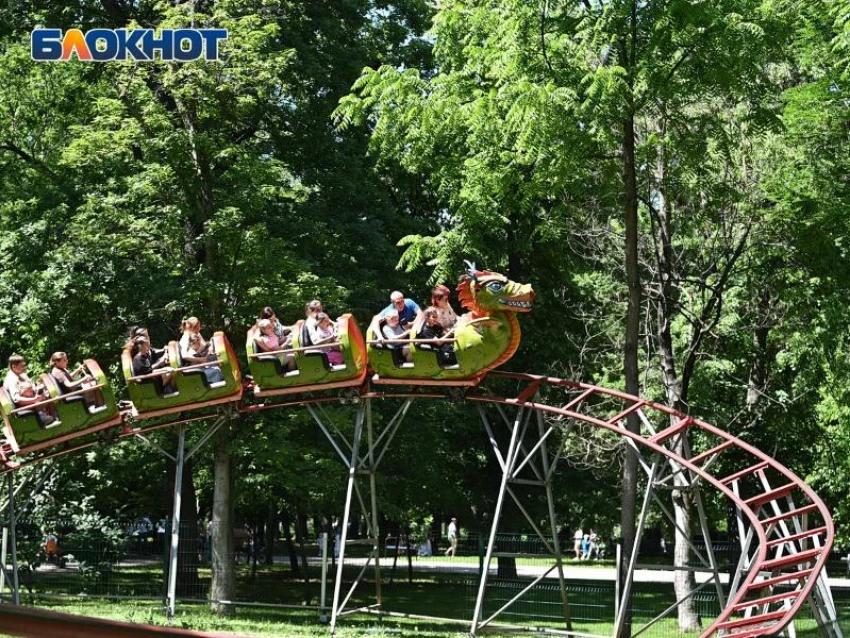 В Краснодаре из-за жары до +36 временно остановят аттракционы