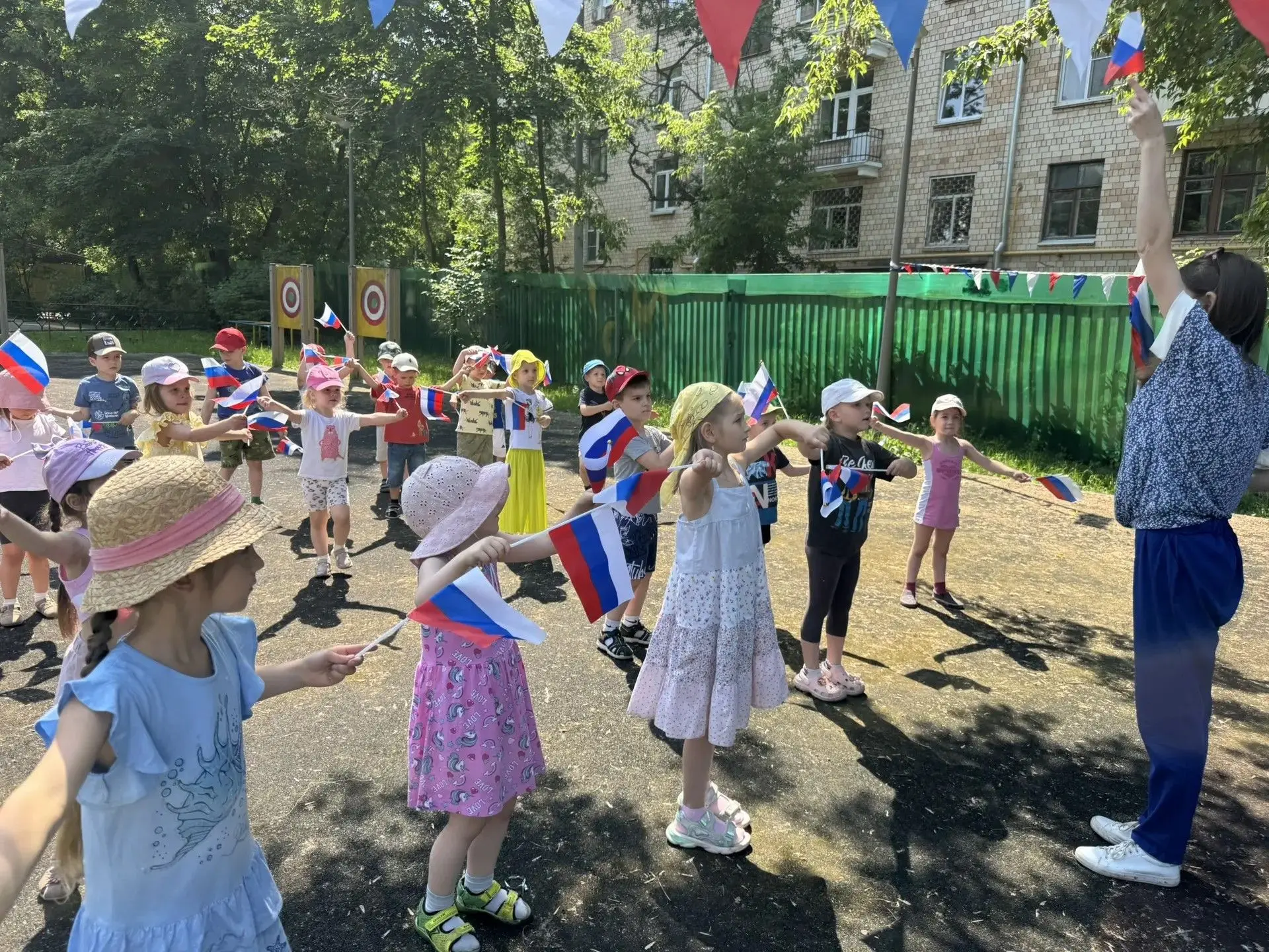🇷🇺В День России наши дошкольники познакомились с историей и традициями страны 

✨Дети узнали о бес