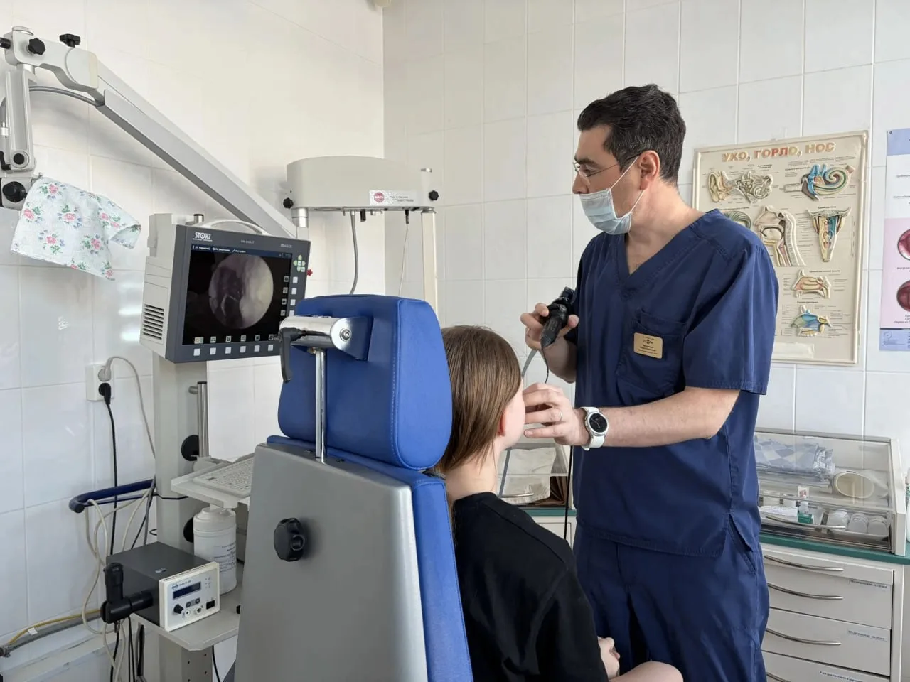 Зуб мудрости вырос внутри носа 14-летней екатеринбурженки. В больницу она обратилась с ...