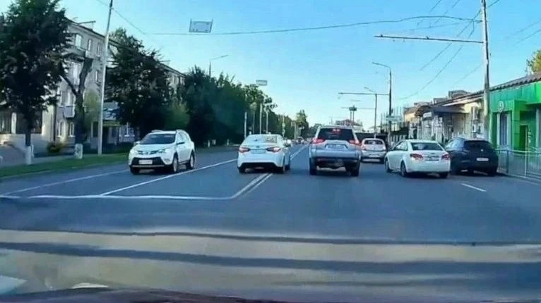 🚗 В Брянске водителя оштрафовали за выезд на встречную полосу

Нарушение произошло 15 июля на улице