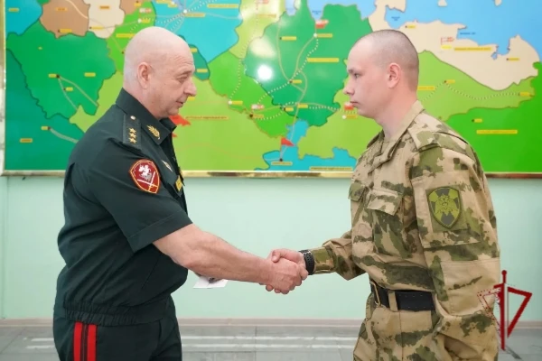 Росгвардейцам, сбившим украинские беспилотники в небе над Петербургом и областью, вручили награды за
