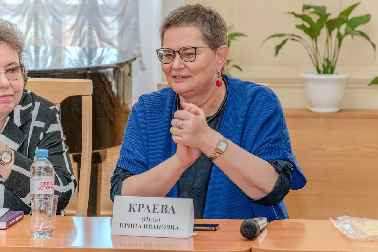 Сегодня мы поздравляем выпускницу нашей школы, писательницу, лауреата многочисленных литературных пр