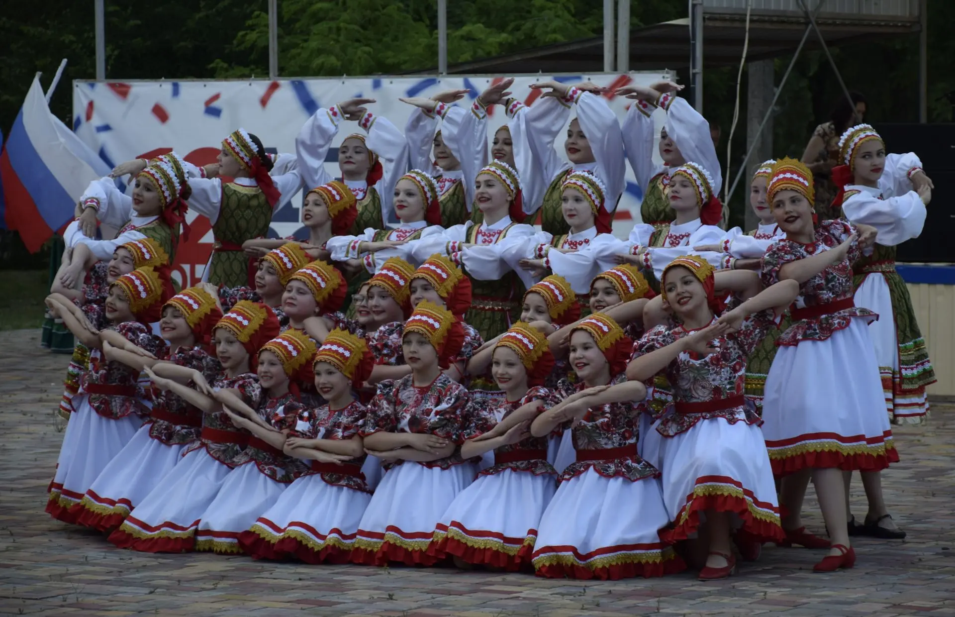 «Ты живи, моя Россия, славься, русская земля!»
В День России в Парке культуры и отдыха села Левокумс
