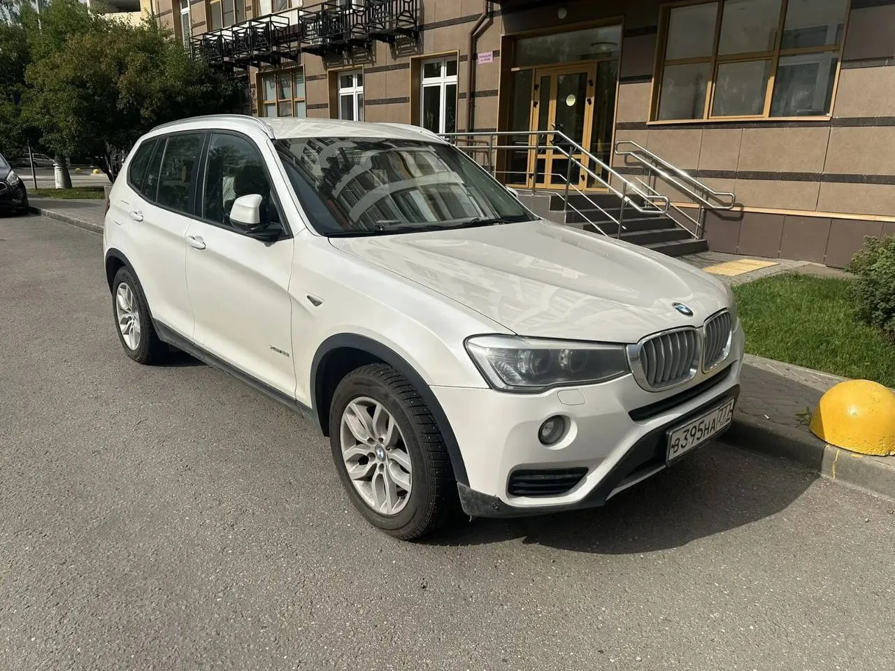 BMW Х3 
2014г.в 2л бензин (245сил) акпп

2 собственника
233т.км(тека последний пробег 134т.км) 
Полн