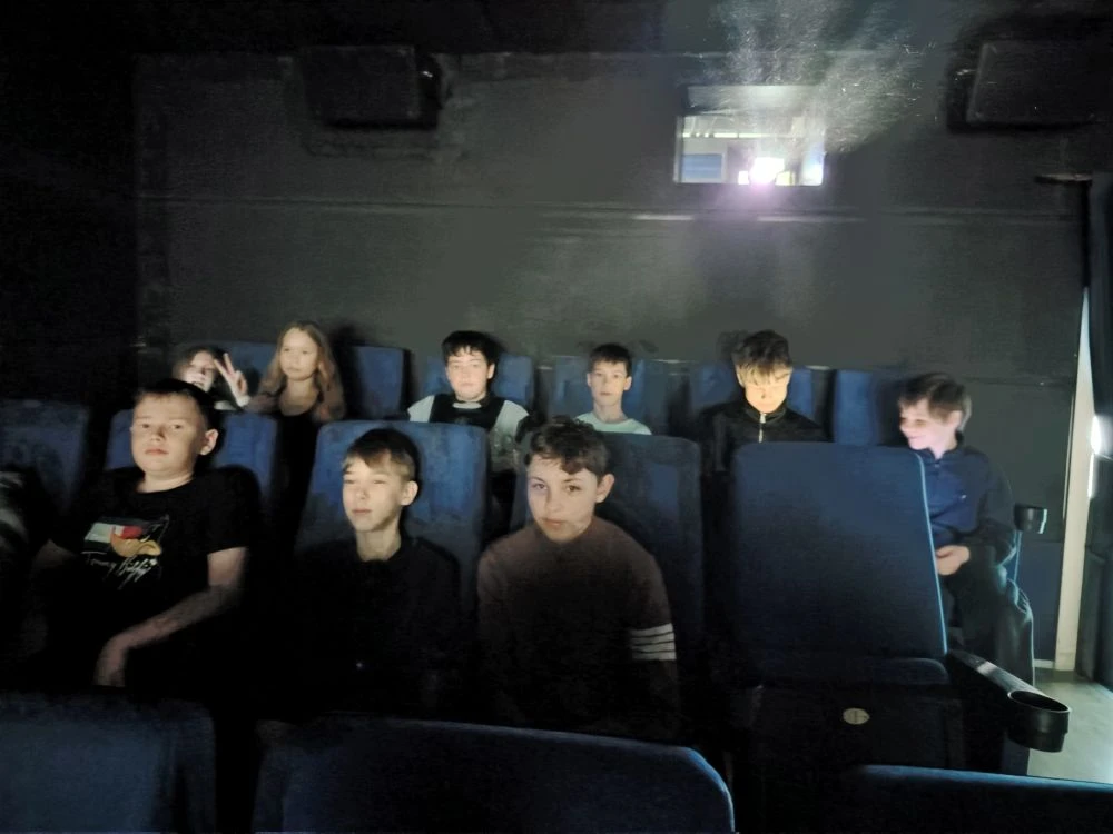 💥 Сегодня обучающиеся 5г и 6г классов посетили фильм "Малыш".      👏 Стоящее кино.       В очередной