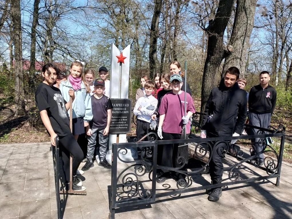 Школьники 6 класса филиала в посёлке совхоза Селезневский приняли участие в патриотической акции «Не