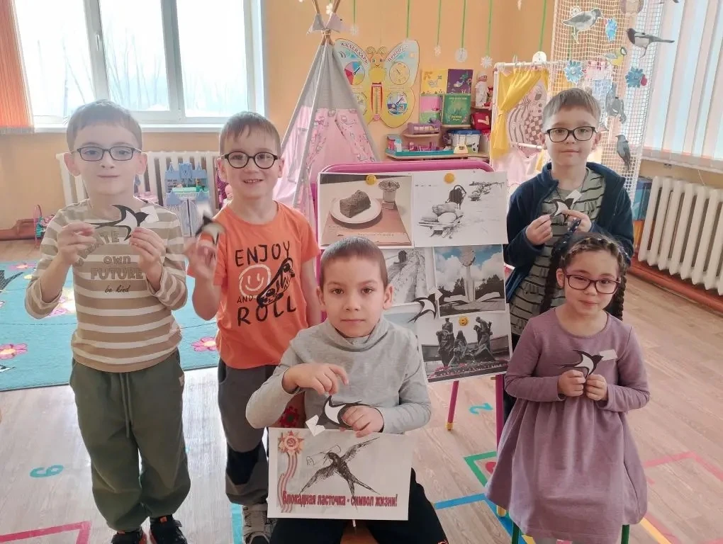 Сегодня в группе №9 прошло занятие, посвящëнное важной исторической дате — Дню снятия б...