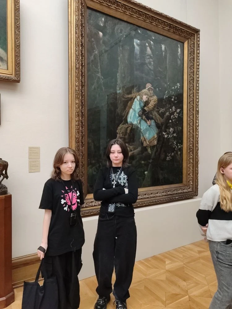 🎨 ПРИКЛЮЧЕНИЕ В МИРЕ СКАЗОК И КАРТИН!  Наши кадеты 6 «Р» класса окунулись в волшебный мир искусства 