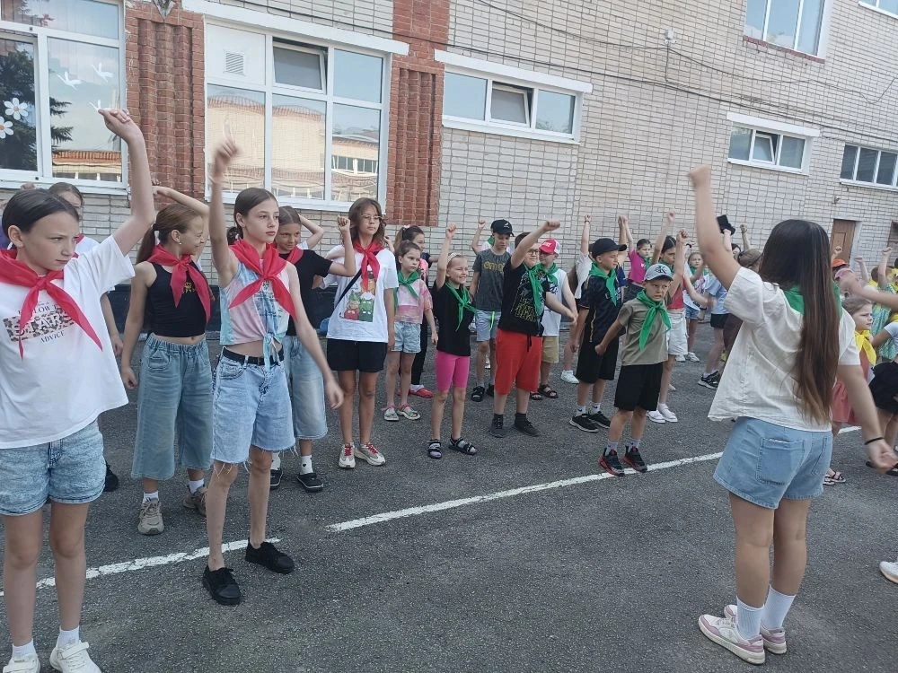 🌞 Девятый день в лагере "Город Солнца" прошёл насыщенно и ярко! После утренней зарядки и вкусного з