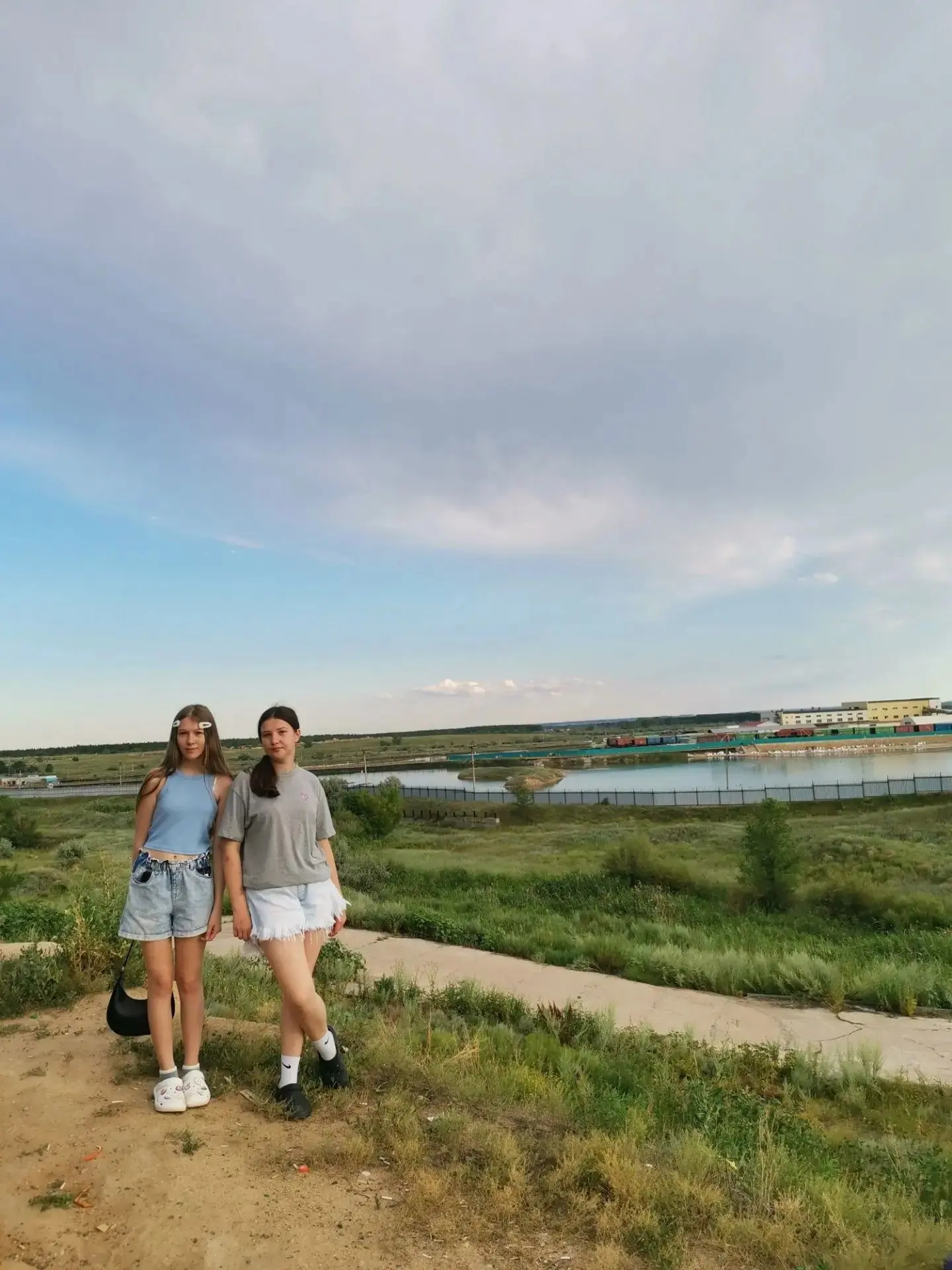 #нескучныеканикулы — открыто! 
Первыми рубрику запускают наши девчонки — и сразу делятся своими кани
