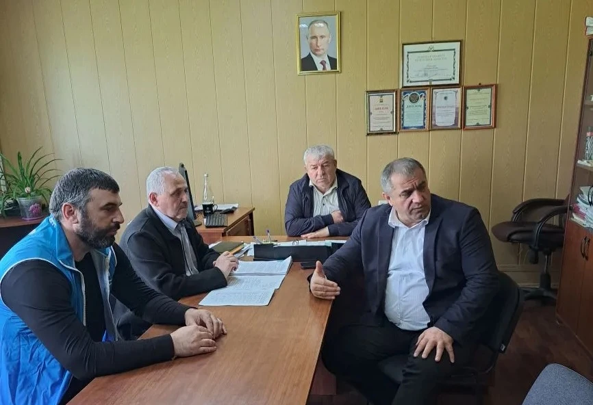 Помощь пострадавшим от паводков в Сулейман-Стальском районе
