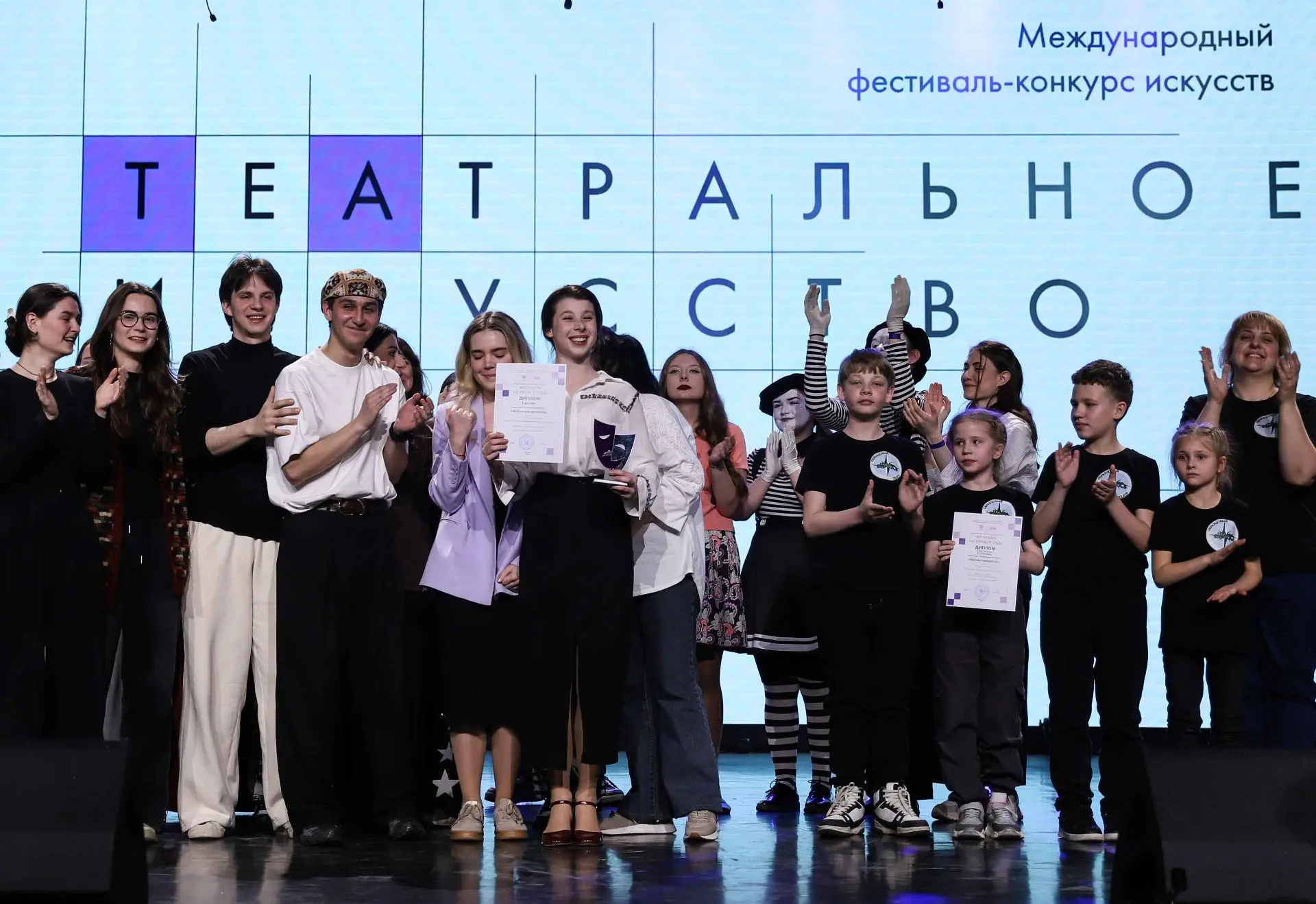 В КГИК подвели итоги Международного фестиваля-конкурса искусств «Фестиваль на улице Победы».  Самые 