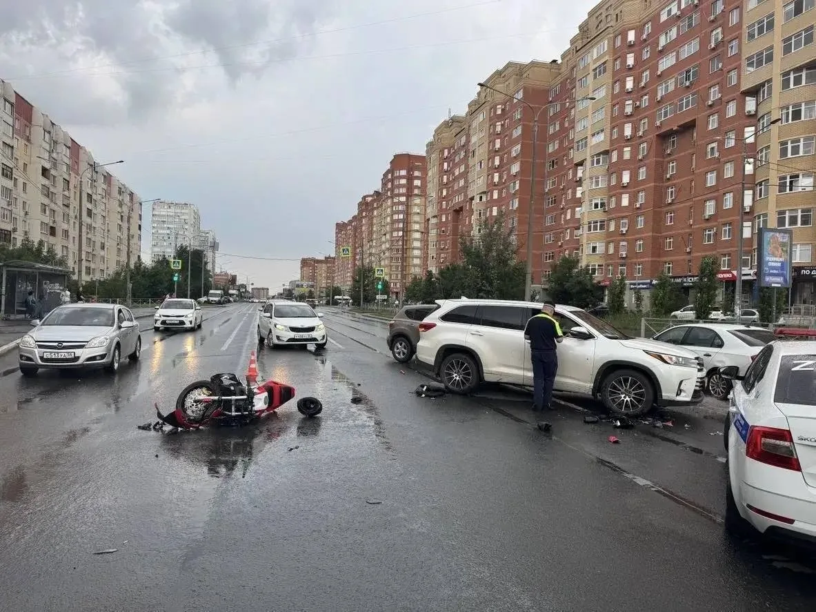 В Оренбурге водитель не уступила дорогу мотоциклисту — мотоциклист госпитализирован

Сегодня в Оренб