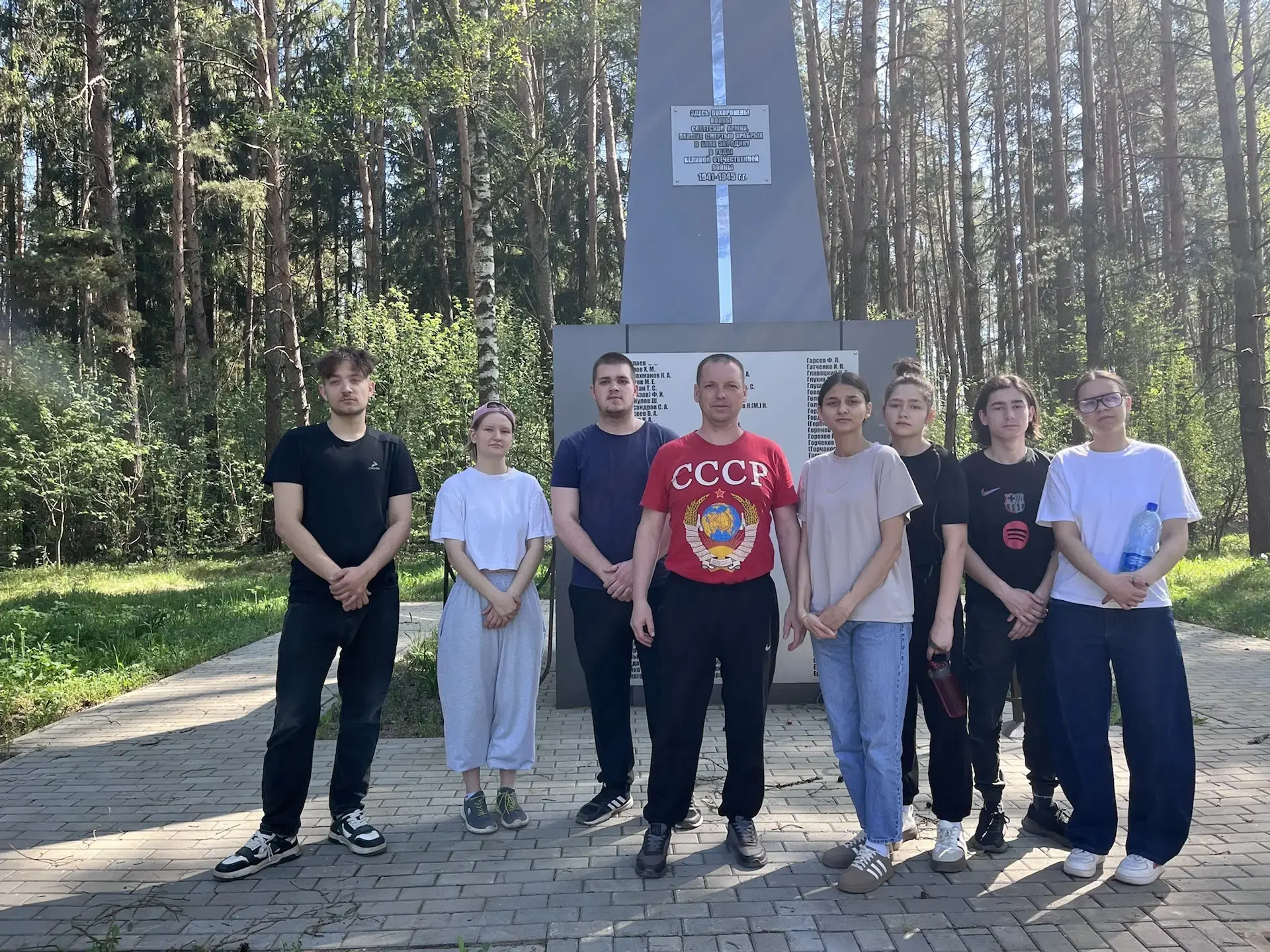 🕊В преддверии Дня Победы учащиеся старших классов  отправились на экскурсию — посетили...