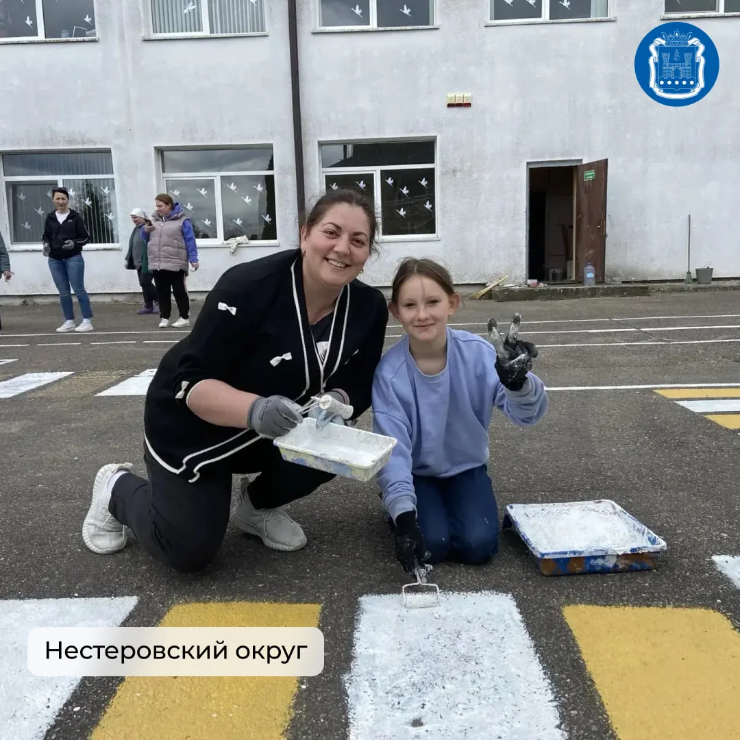 Во всех муниципалитетах области вновь прошли субботники.  Больше семи тысяч жителей убирались в парк