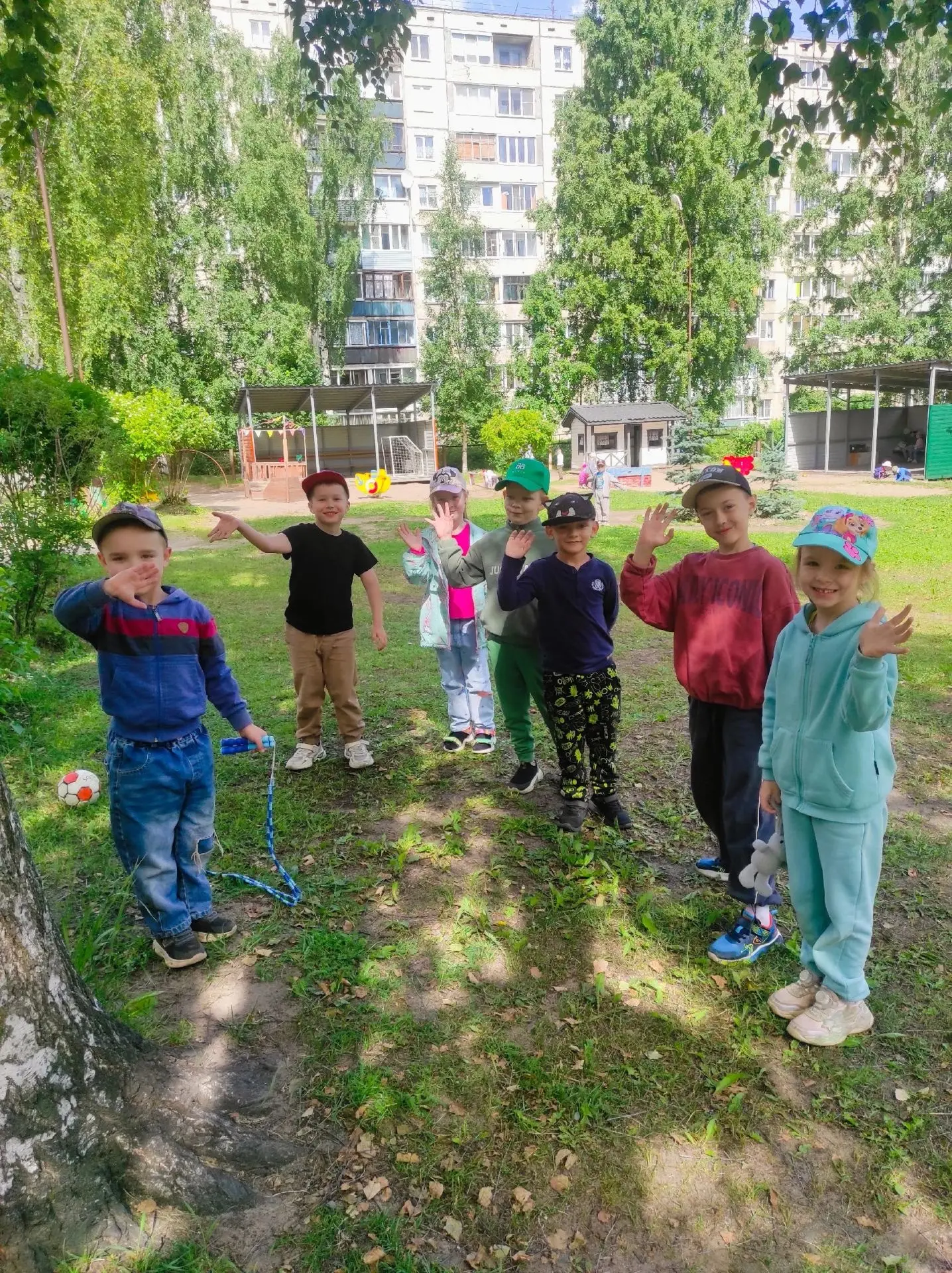 Движение — жизнь! 🌿☀️

Подвижные игры на свежем воздухе — это не только весёлое времяпрепровождение