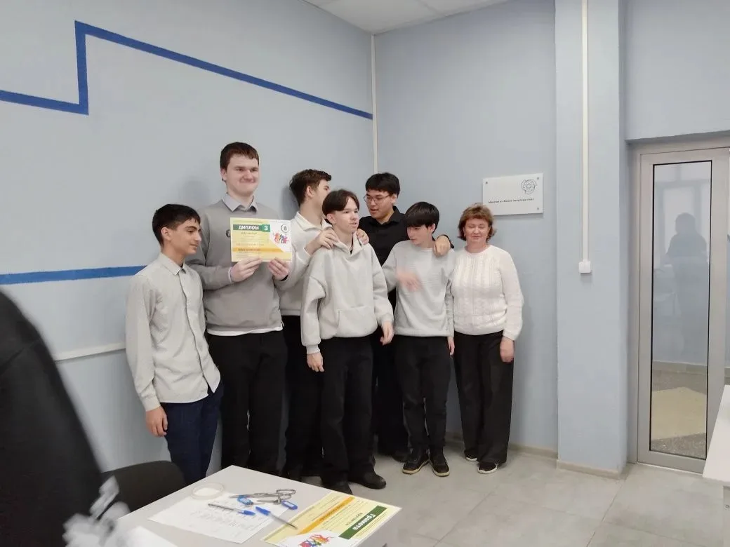 ПРОФОРИЕНТАЦИИ УЧАЩИХСЯ   В рамках программы раннего профобразования учащиеся 8В класса посетили Сар
