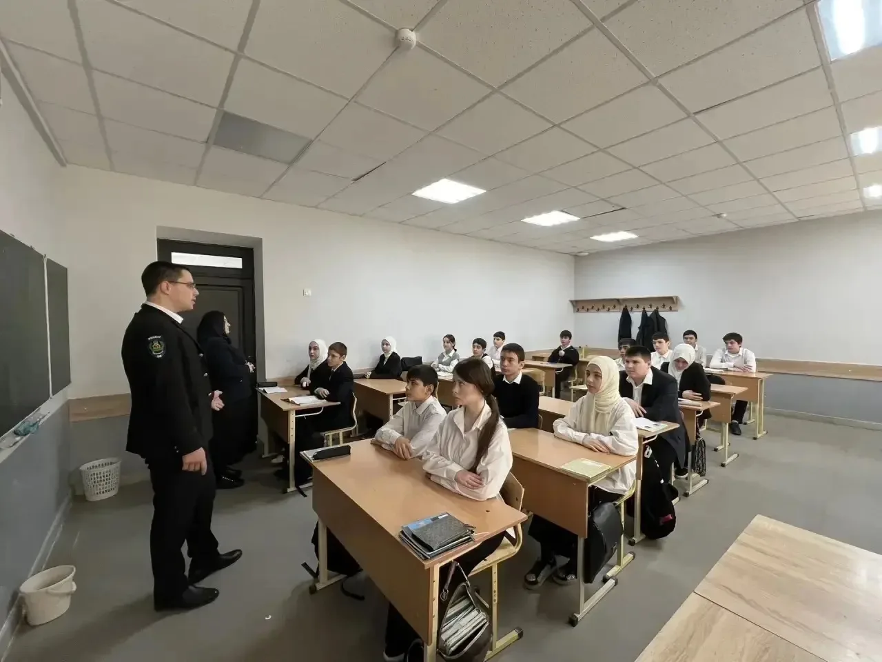 Проведение профилактической беседы в 8-х классах  Сегодня в 8-х классах нашей гимназии состоялась вс