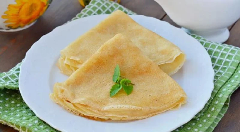 🥞 Постные блины

Ингредиенты:
🥤 Газированная несладкая вода – 600 мл
🧂 Соль – на кончике ножа
🍙 