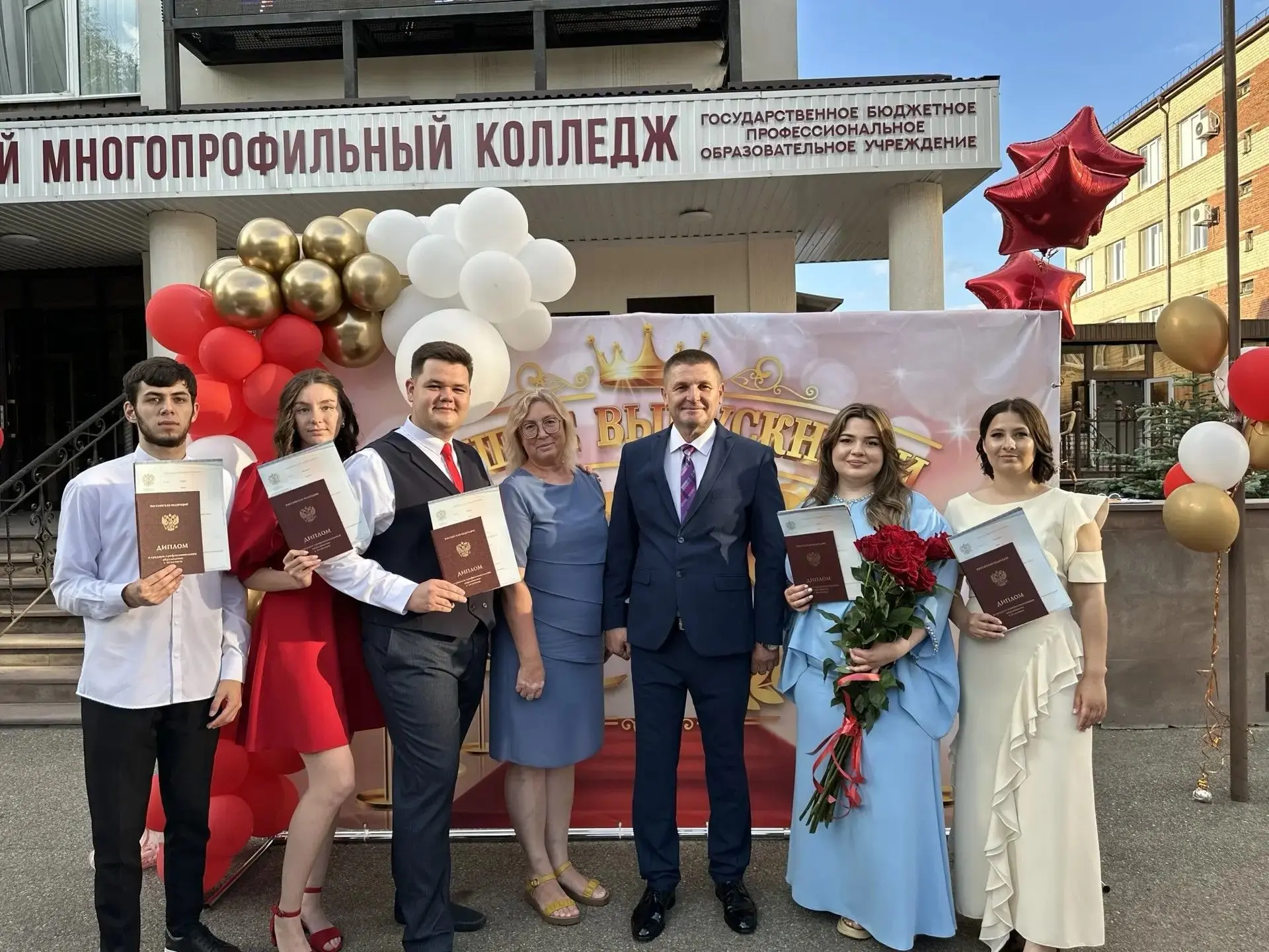 Наши выпускники с нарушением слуха - гордость колледжа!
В этом году колледж СРМК выпустил специалист
