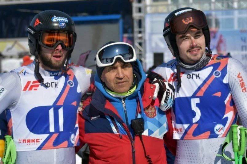⛰ Легенда камчатских склонов стал Почётным жителем края

Тренер Александр Каталагин получил это зван