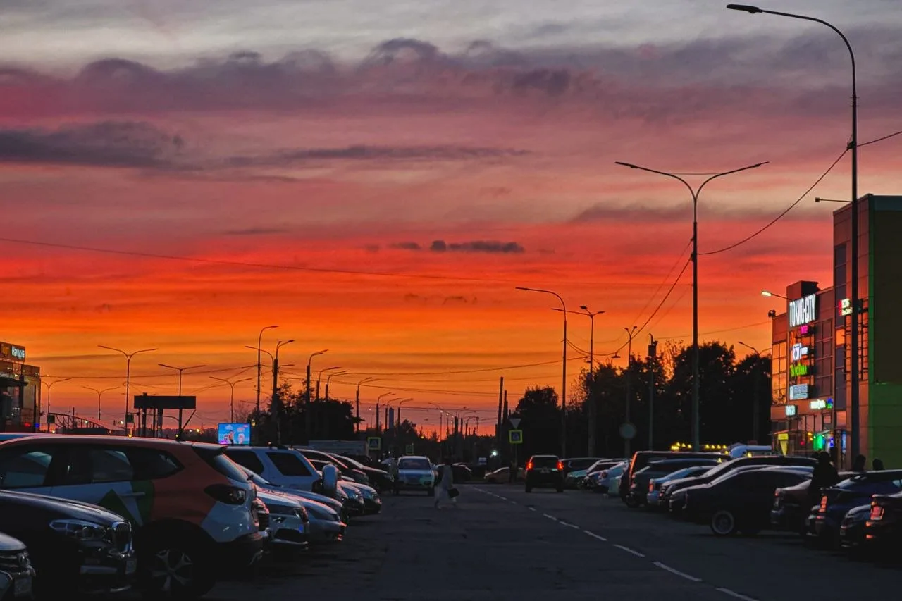 Оранжевое небо Рыбацкого.