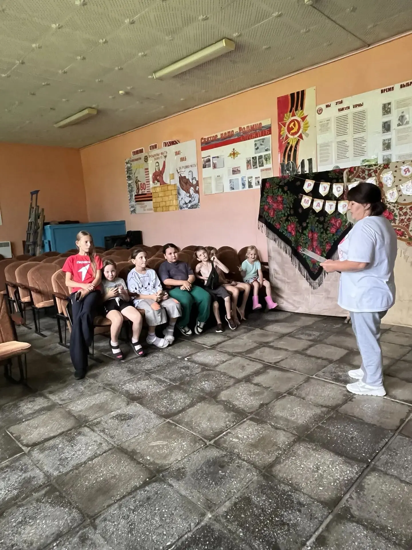 В рамках Года единства народов России в Новотроицком сельском Доме культуры прошла бесе...