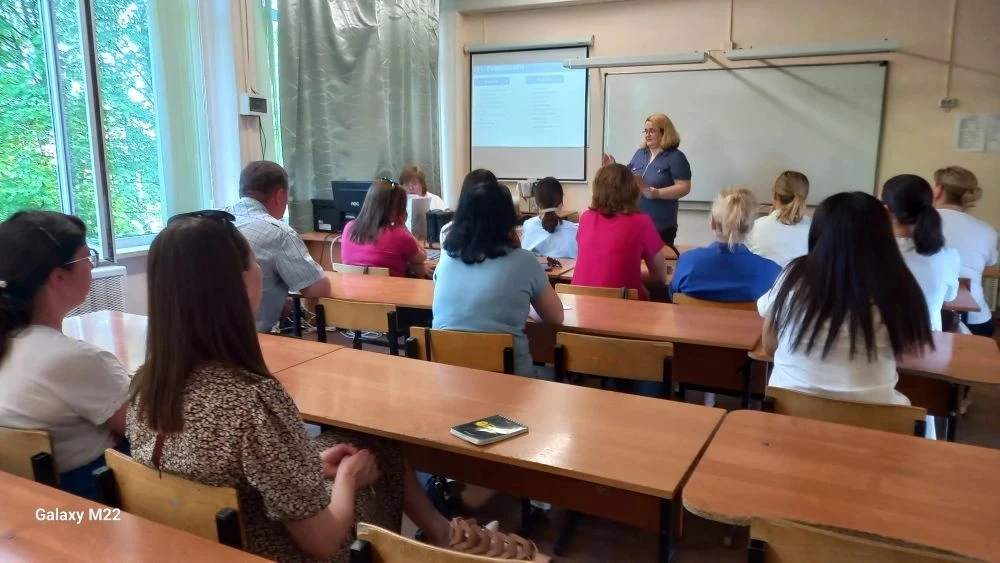 📢 Вчера прошло родительское собрание для 8–9 классов, посвящённое курсу «Киберурок».