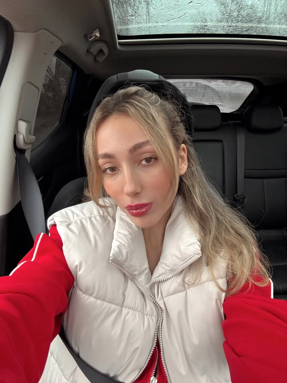 👧 Кариночка, 35
